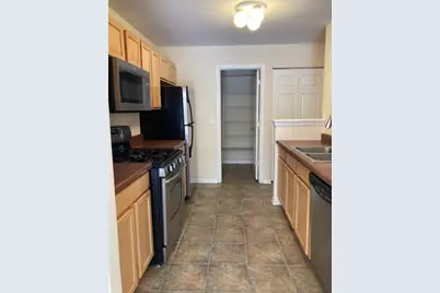 2441 Stoughton Circle #2441, Aurora, IL 60504 - Photo 5