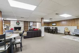 2300 Bellaire Ct, Des Plaines, IL 60016 - Photo 25