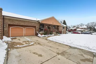 2300 Bellaire Court, Des Plaines, IL 60016 - Photo 3