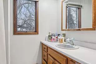 2300 Bellaire Ct, Des Plaines, IL 60016 - Photo 13