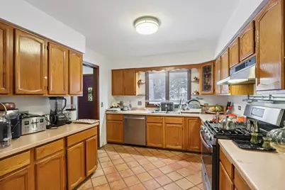 2300 Bellaire Court, Des Plaines, IL 60016 - Photo 11