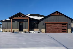 463 Edgebrook Dr, Bourbonnais, IL 60914 - Photo 1