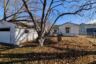 523 S Lott Blvd, Gibson City, IL 60936 - Photo 5