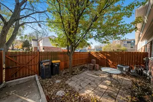 3056 Kingston Ct, Streamwood, IL 60107 - Photo 3