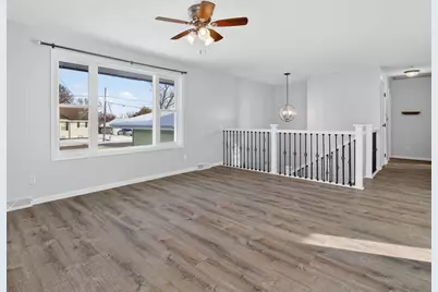 105 W Oak Street, Coal City, IL 60416 - Photo 3