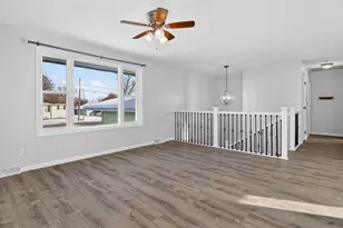 105 W Oak St, Coal City, IL 60416 - Photo 3