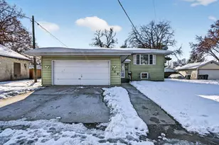 105 W Oak St, Coal City, IL 60416 - Photo 31