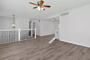 105 W Oak St, Coal City, IL 60416 - Photo 5