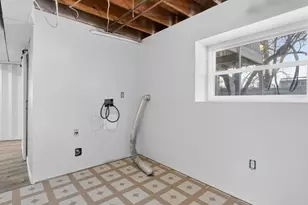 105 W Oak St, Coal City, IL 60416 - Photo 25