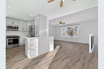 105 W Oak Street, Coal City, IL 60416 - Photo 7