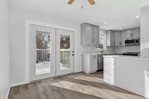 105 W Oak St, Coal City, IL 60416 - Photo 7