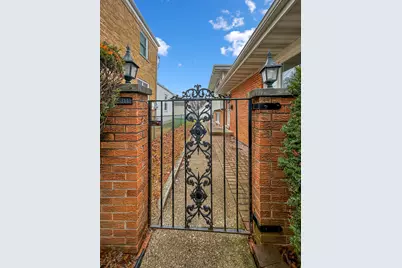 8311 N Olcott Avenue, Niles, IL 60714 - Photo 29