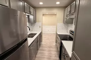 569 Somerset Ln, Crystal Lake, IL 60014 - Photo 11