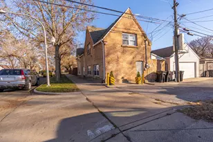 10800 S Buffalo Ave, Chicago, IL 60617 - Photo 19