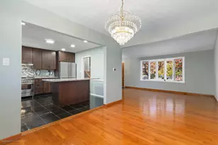 9043 Oriole Ave, Morton Grove, IL 60053 - Photo 11