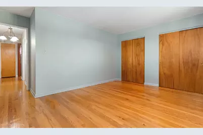 9043 Oriole Avenue, Morton Grove, IL 60053 - Photo 17