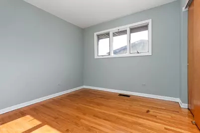 9043 Oriole Avenue, Morton Grove, IL 60053 - Photo 19