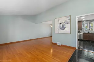 9043 Oriole Ave, Morton Grove, IL 60053 - Photo 15