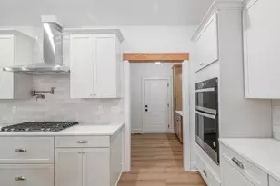 1823 Constitution St, Sycamore, IL 60178 - Photo 9