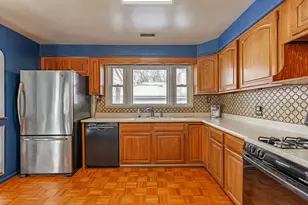 303 N Elmwood Ave, Wood Dale, IL 60191 - Photo 3