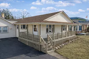 303 N Elmwood Ave, Wood Dale, IL 60191 - Photo 1