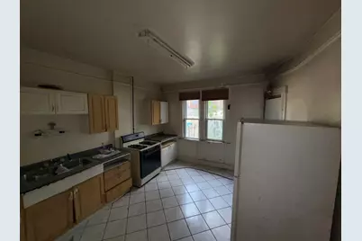 10547 S Corliss Avenue, Chicago, IL 60628 - Photo 3