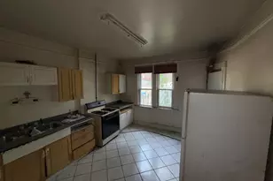 10547 S Corliss Ave, Chicago, IL 60628 - Photo 3