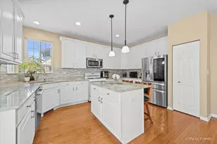 2647 Bainbridge Blvd, West Chicago, IL 60185 - Photo 5