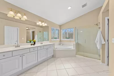 2647 Bainbridge Boulevard, West Chicago, IL 60185 - Photo 19