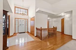 16300 Chickadee Cir, Orland Park, IL 60467 - Photo 3