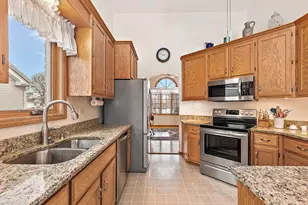 16300 Chickadee Cir, Orland Park, IL 60467 - Photo 13