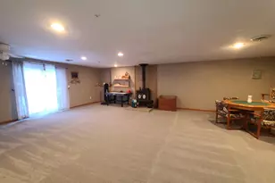 24200 Hillcrest Dr, Sterling, IL 61081 - Photo 13