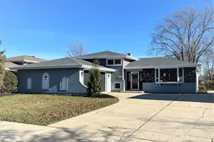 525 S Cherry St, Itasca, IL 60143 - Photo 1