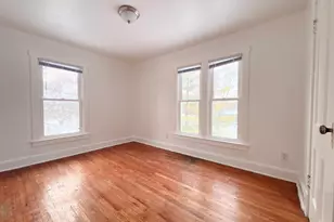 721 Dean St, Woodstock, IL 60098 - Photo 9