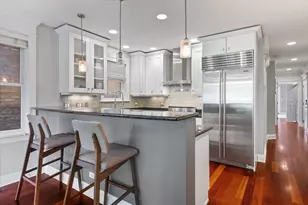 3735 N Wilton Ave, Chicago, IL 60613 - Photo 3