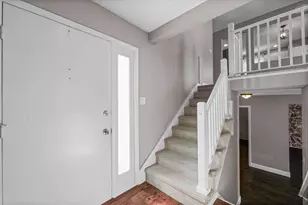 702 Devonshire Dr, Champaign, IL 61820 - Photo 3