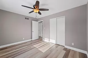 702 Devonshire Dr, Champaign, IL 61820 - Photo 19