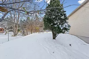 702 Devonshire Dr, Champaign, IL 61820 - Photo 35