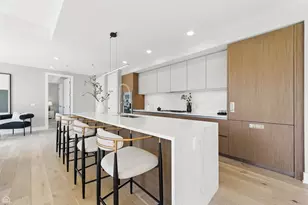 146 W Erie St, Chicago, IL 60654 - Photo 3