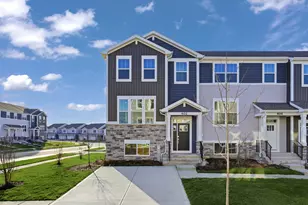 402 Red Oak Cir, Volo, IL 60020 - Photo 1