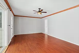 1902 N Washington St, Wheaton, IL 60187 - Photo 3