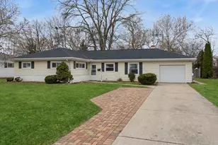 1902 N Washington St, Wheaton, IL 60187 - Photo 1