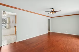 1902 N Washington St, Wheaton, IL 60187 - Photo 9