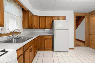 276 W 2nd St, Manteno, IL 60950 - Photo 9