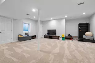 7715 Virginia Ct, Willowbrook, IL 60527 - Photo 25