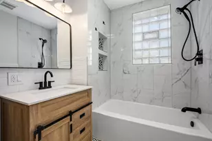 2415 W Warner Ave, Chicago, IL 60618 - Photo 13