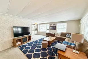 114 Melbrooke Dr, Elgin, IL 60123 - Photo 5