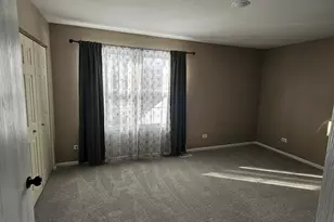 44 E Shag Bark Ln, Streamwood, IL 60107 - Photo 5
