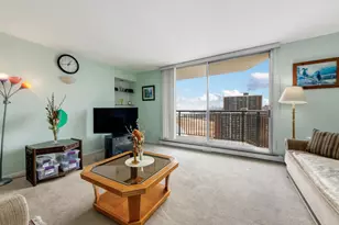 6007 N Sheridan Rd, Chicago, IL 60660 - Photo 3