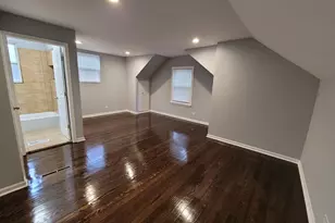 8617 S Bennett Ave, Chicago, IL 60617 - Photo 11